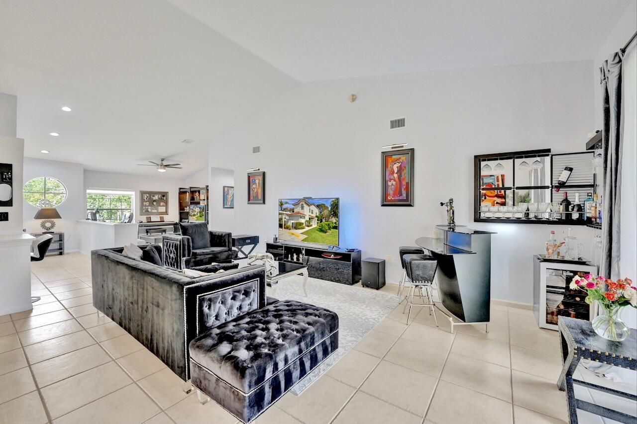 7669 Springwater Place, Unit 202, Boynton Beach, FL 33437 Photo