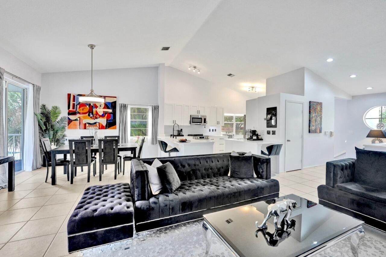 7669 Springwater Place, Unit 202, Boynton Beach, FL 33437 Photo