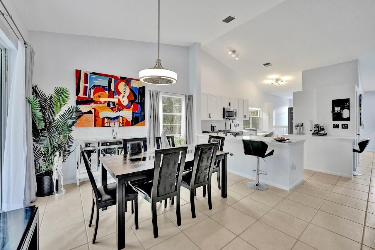 7669 Springwater Place, Unit 202, Boynton Beach, FL 33437 Photo