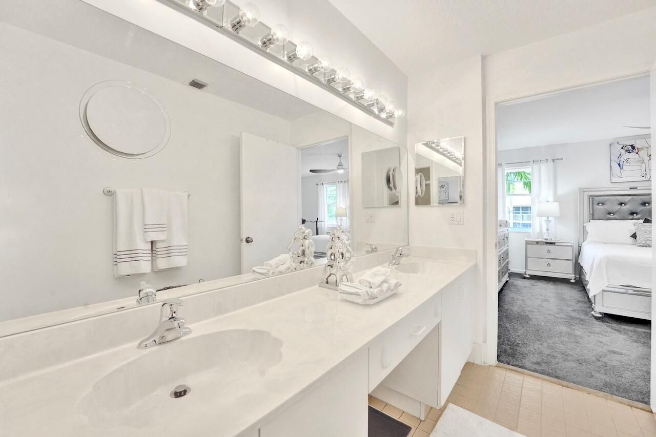 7669 Springwater Place, Unit 202, Boynton Beach, FL 33437 Photo