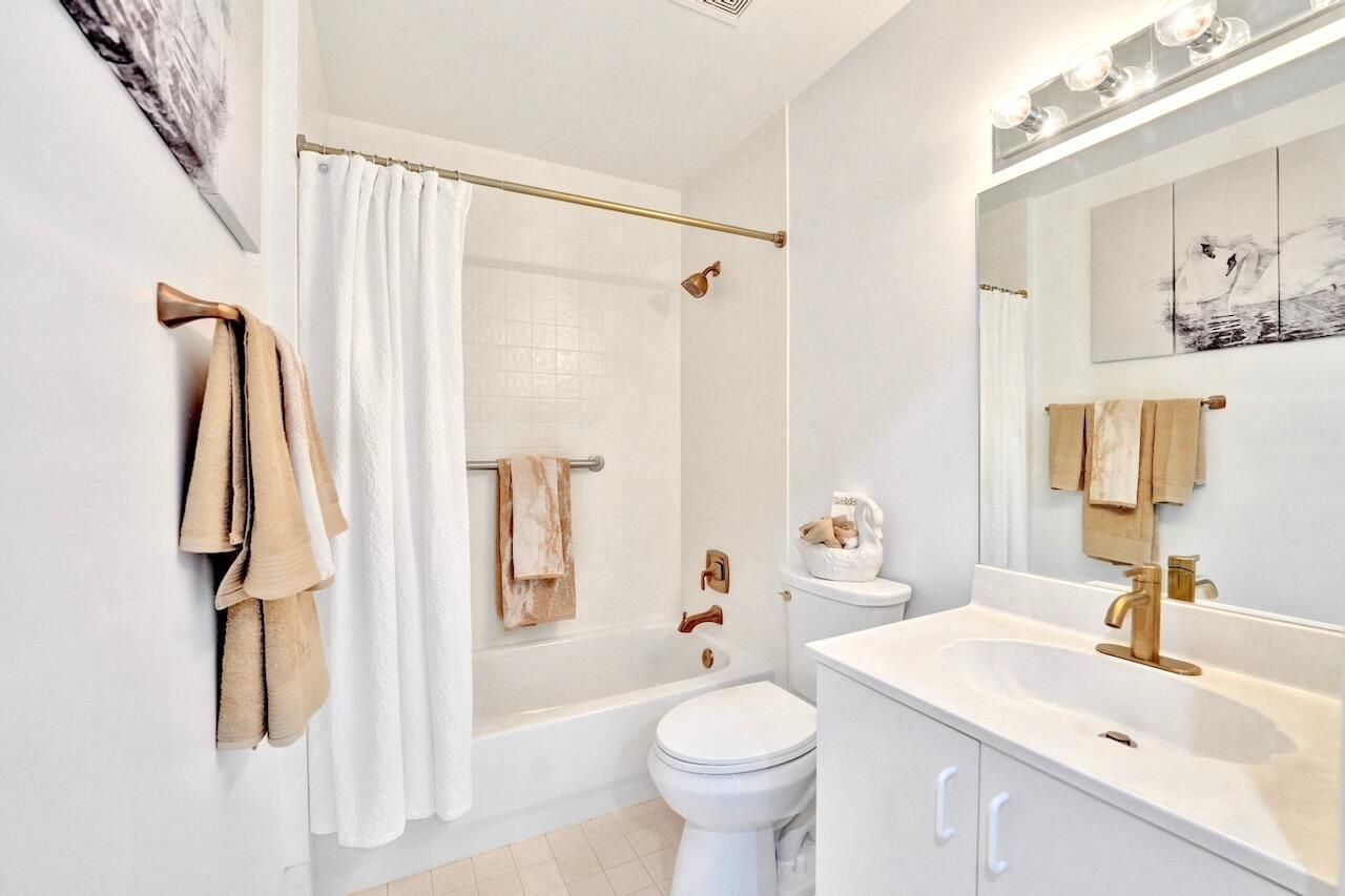 7669 Springwater Place, Unit 202, Boynton Beach, FL 33437 Photo