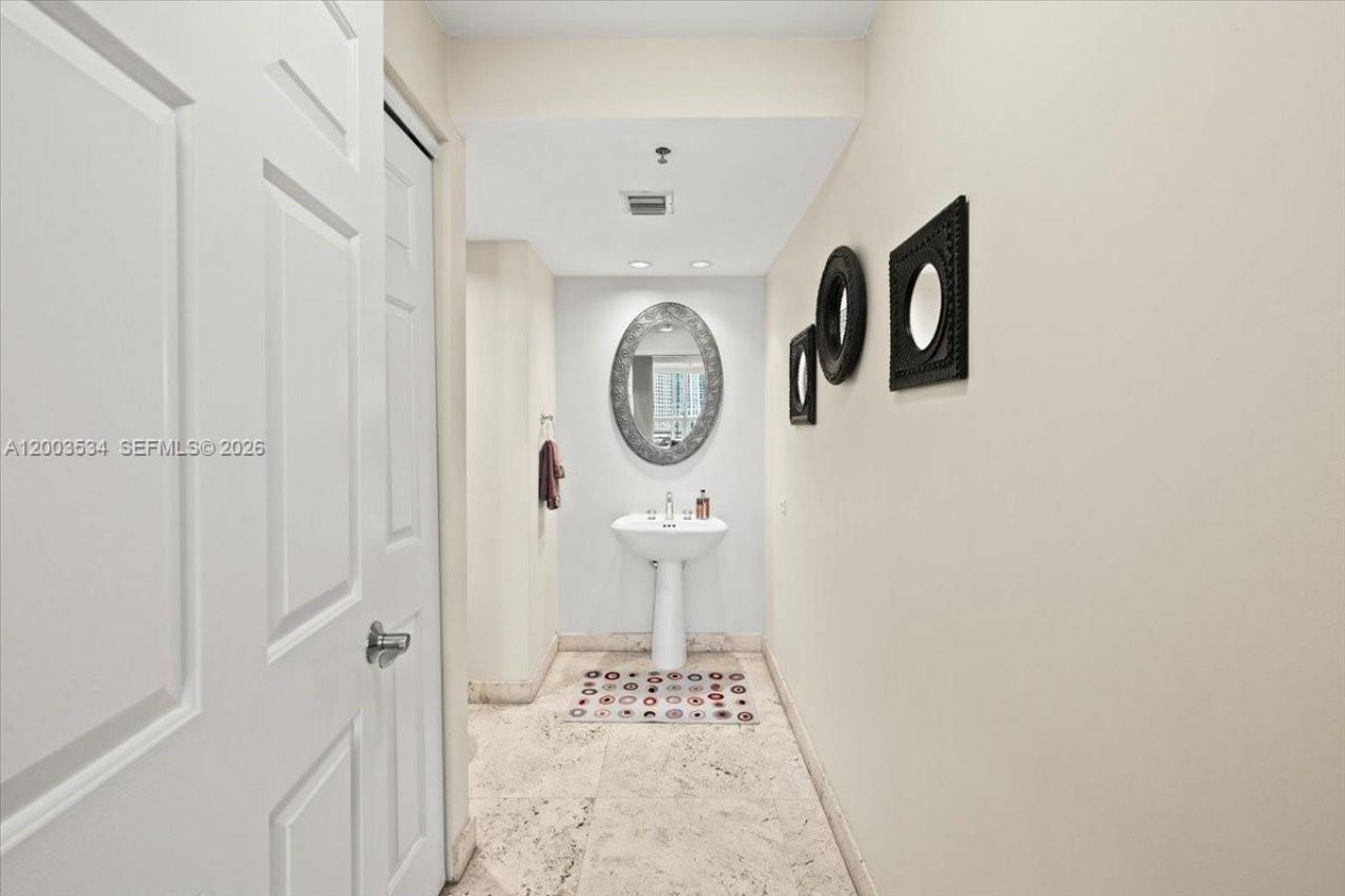 808 Brickell Key Dr, Unit 1205, Miami, FL 33131 Photo