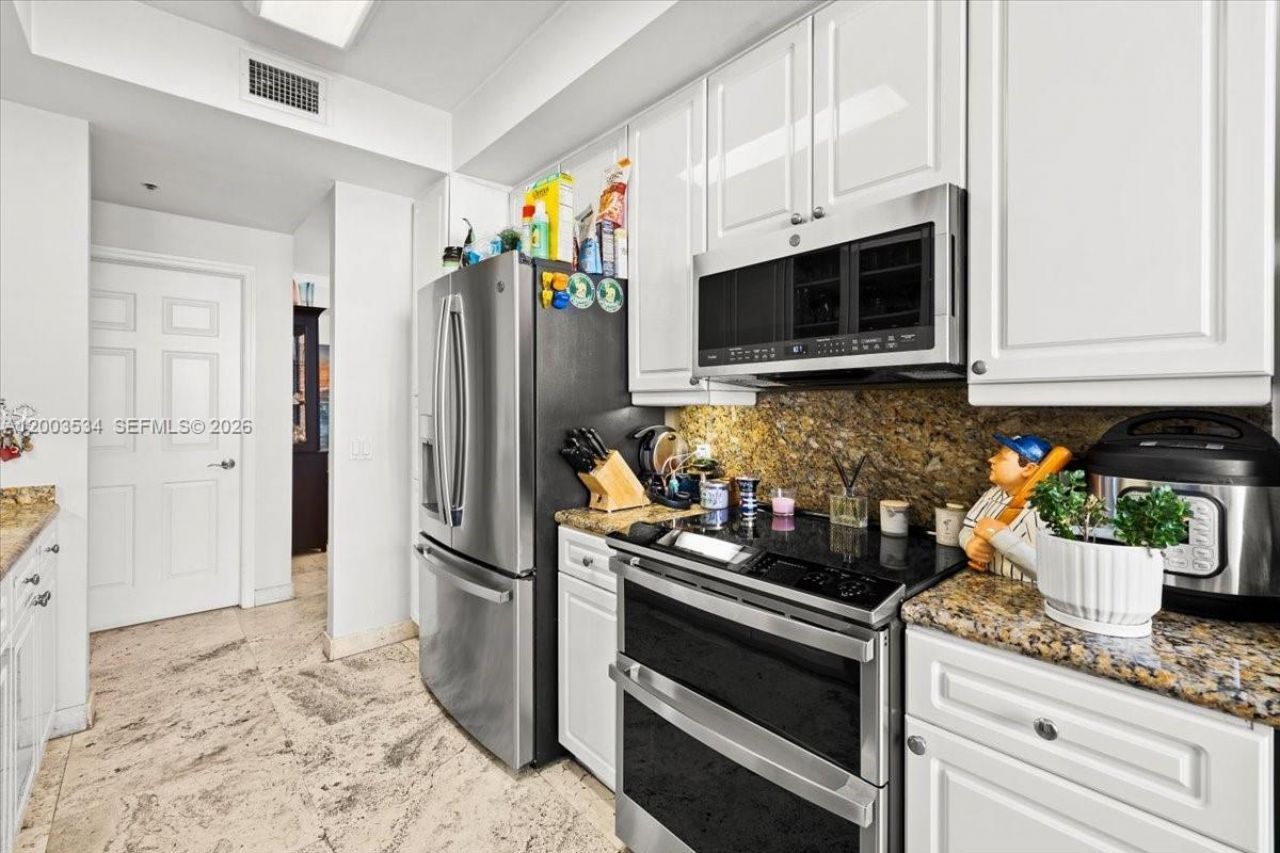 808 Brickell Key Dr, Unit 1205, Miami, FL 33131 Photo