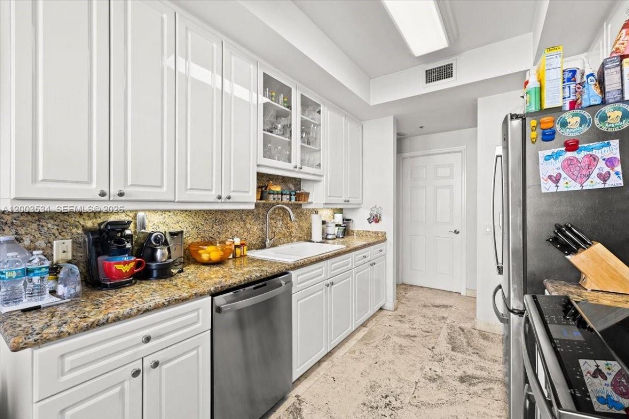 808 Brickell Key Dr, Unit 1205, Miami, FL 33131 Photo