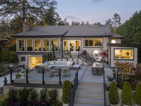 41 Tovey Cres, View Royal, BC V9B 1A4