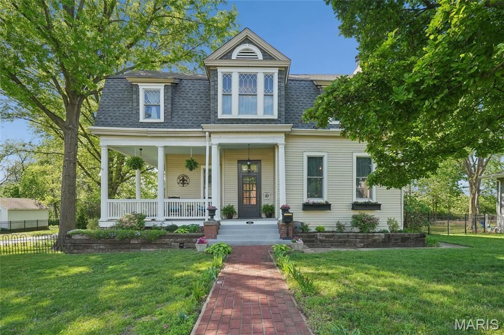 33 S Laclede Station Road , Webster Groves, MO 63119 Main Photo