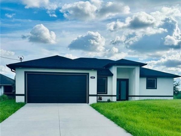 828 Portland ST E, LEHIGH ACRES, FL 33974