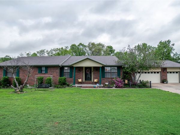 1501 Twin Lakes Drive , Rogers, AR 72756