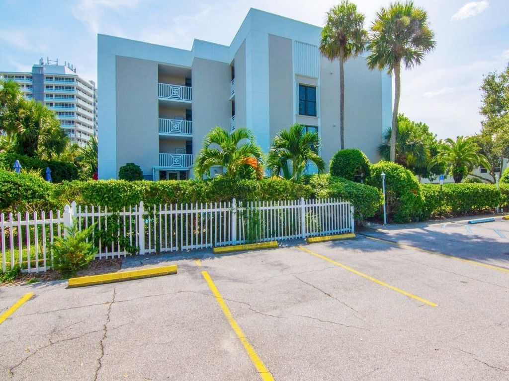3555 Ocean Drive, Unit 203, Vero Beach, FL 32963 Photo