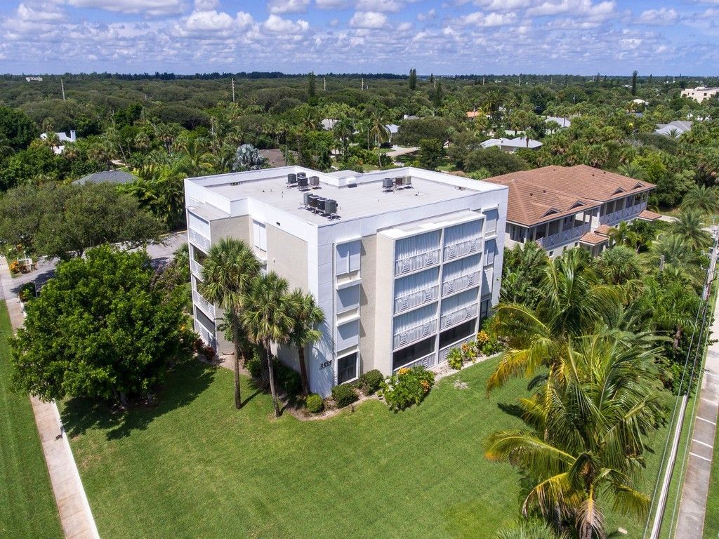 3555 Ocean Drive, Unit 203, Vero Beach, FL 32963 Photo