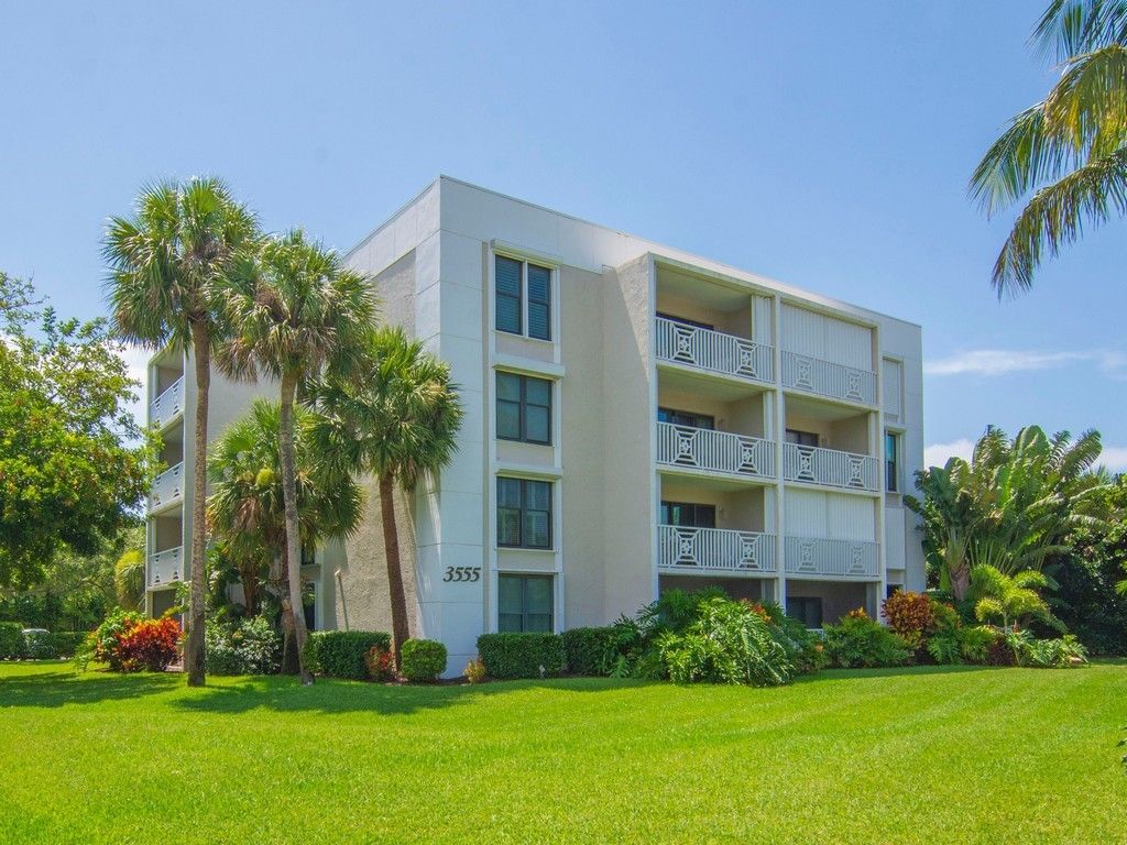 3555 Ocean Drive, Unit 203, Vero Beach, FL 32963 Photo