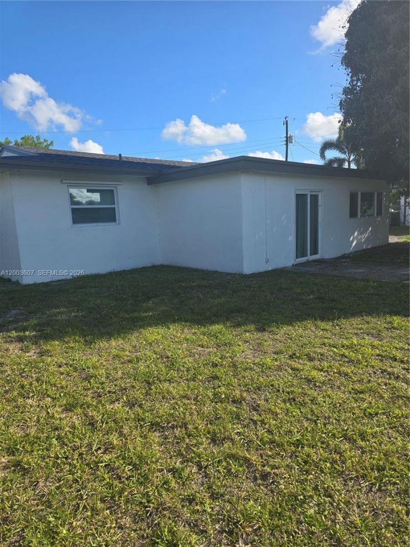 3531 NW 26th St , Lauderdale Lakes, FL 33311 Photo