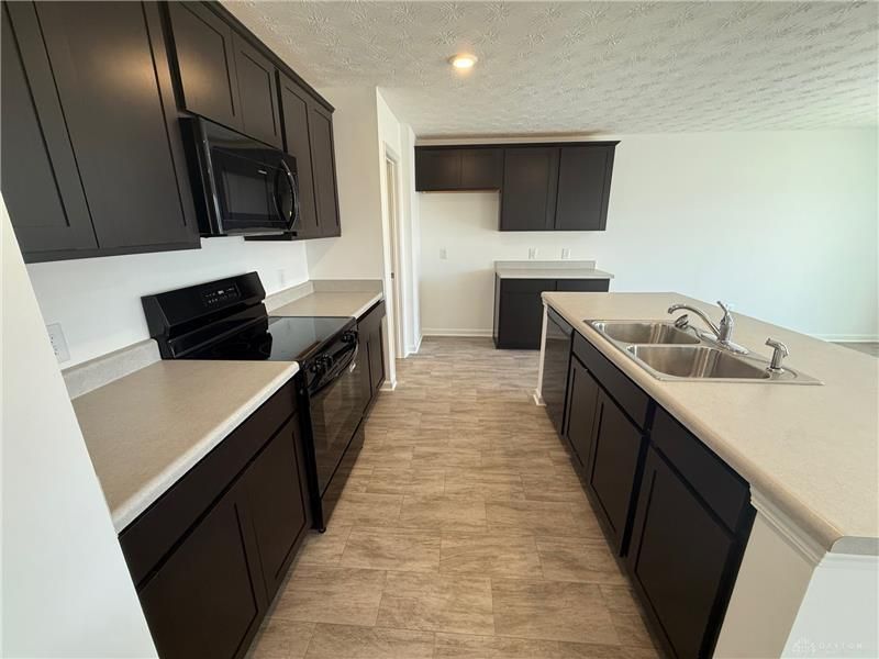 4005 Chakeres Avenue, Springfield, OH 45505 Photo 7