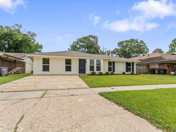1635 Outrigger Dr, Baton Rouge, LA 70816