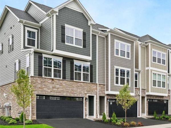 182 Breckenridge Court , Cranberry Twp, PA 16066