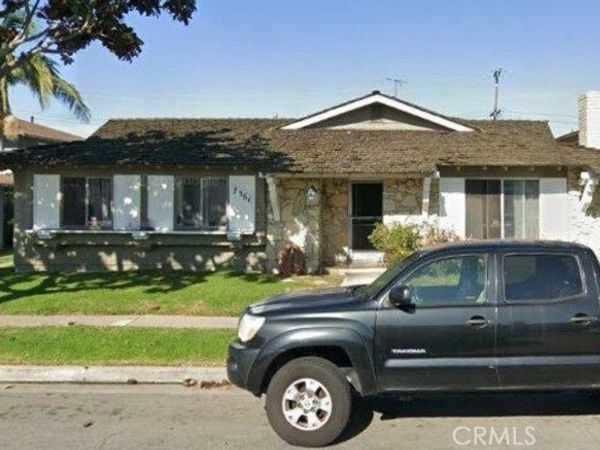 7561 Amazon Lane , Unit 3, Huntington Beach, CA 92647