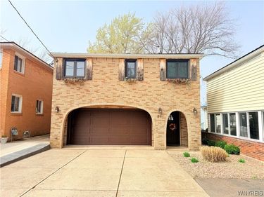 31 N Shore Drive , Buffalo, NY 14219