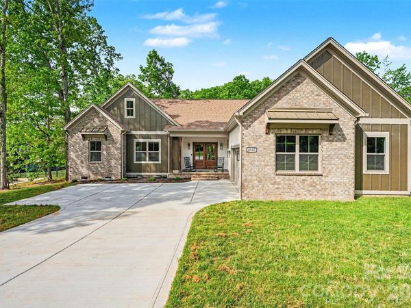 4527 Burrenfort Drive , Denver, NC 28037