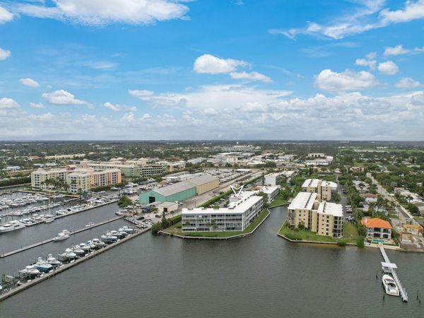 200 Waterway Drive S, Unit 209, Lantana, FL 33462