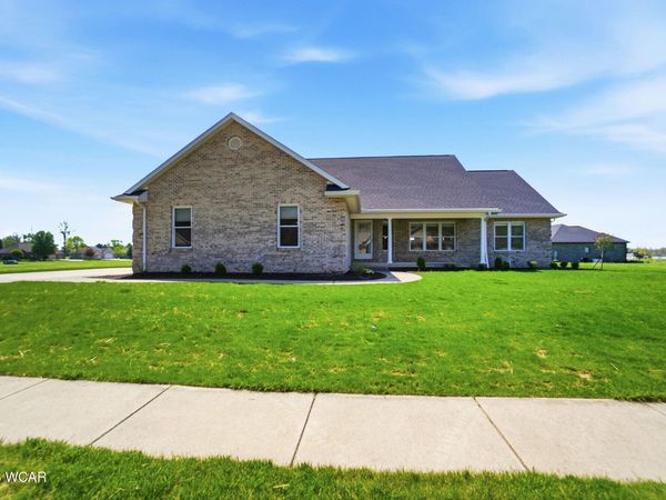 3979 Running Oak Trail, Lima, OH 45807