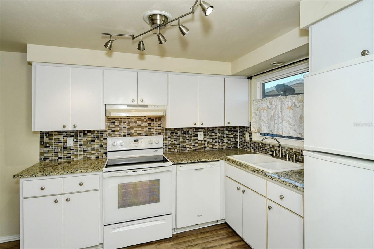 2512 Post Road , Sarasota, FL 34231 Photo