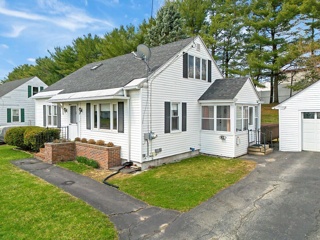 7 Collette Street, Waterville, ME 04901 Main Photo