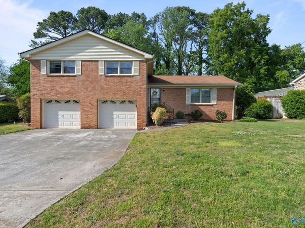 6410 Deramus Avenue NW, Huntsville, AL 35806