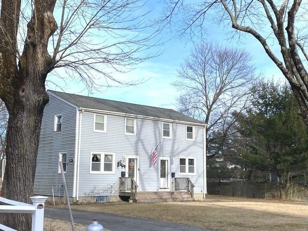 29 Vinald Rd, Unit 1, Medfield, MA 02052