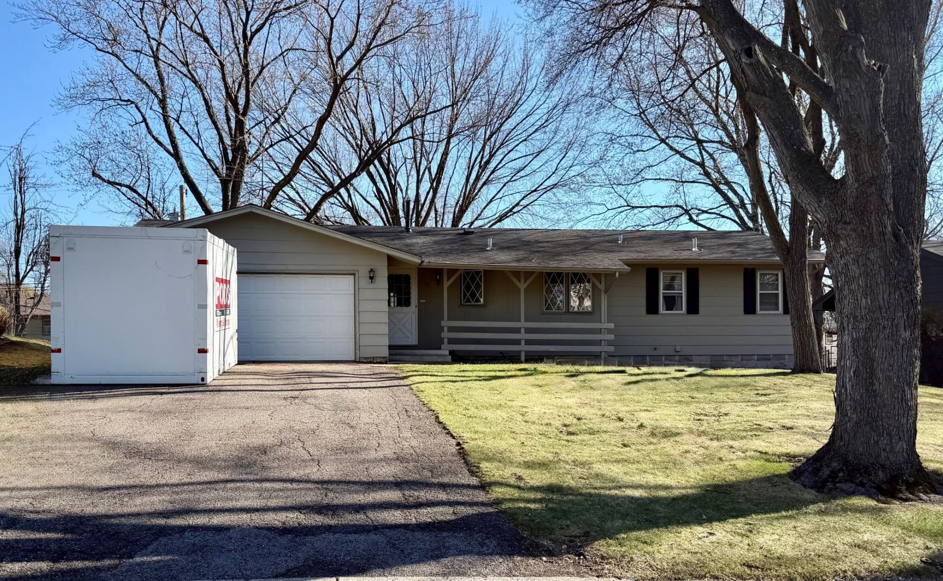 8601 Fairview Avenue N, New Hope, MN 55428