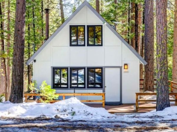 29591 Lassen Dr, Long Barn, CA 95335