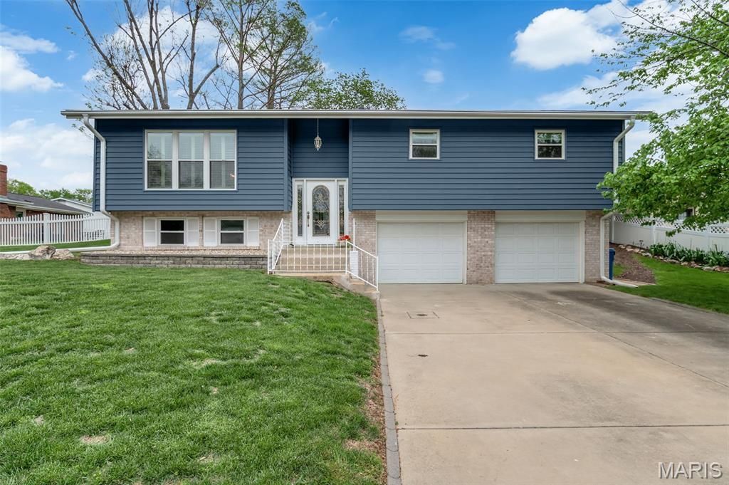 820 Treadway Avenue , Saint Charles, MO 63301 Main Photo