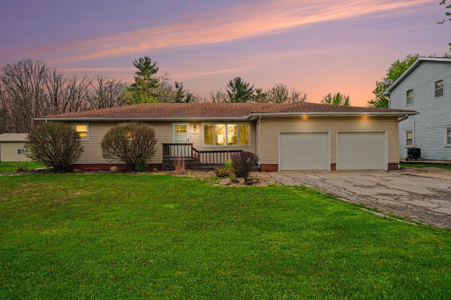 5828 W 122nd Avenue, Crown Point, IN 46307 Main Photo