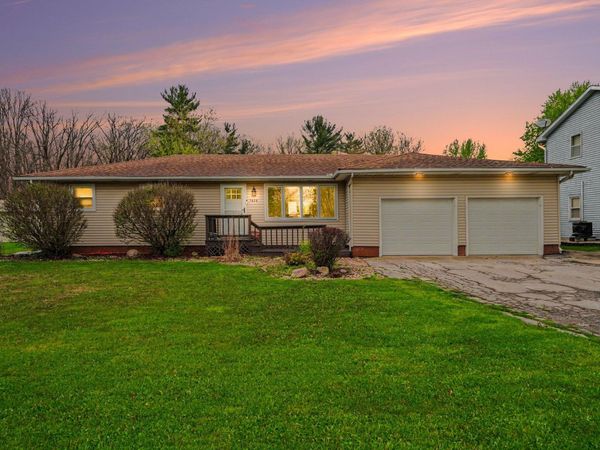 5828 W 122nd Avenue , Crown Point, IN 46307