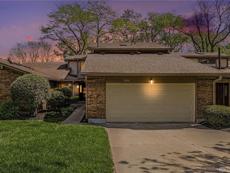 7044 Fallen Oak, Centerville, OH 45459 Photo 1