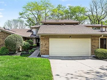 7044 Fallen Oak, Centerville, OH 45459