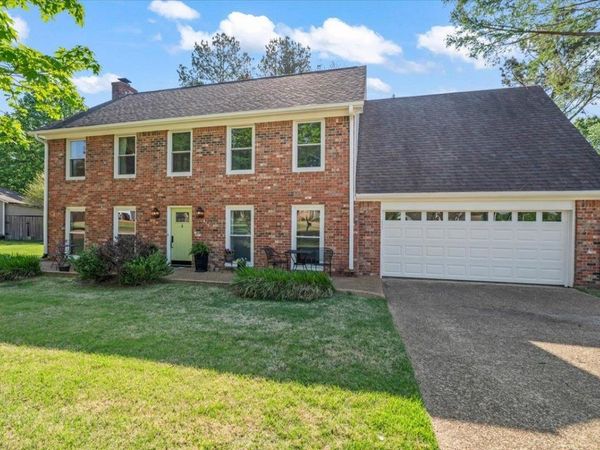 415 E VALLEYWOOD DR, Collierville, TN 38017