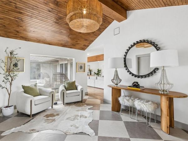 1114 W Wilshire Boulevard, Nichols Hills, OK 73116