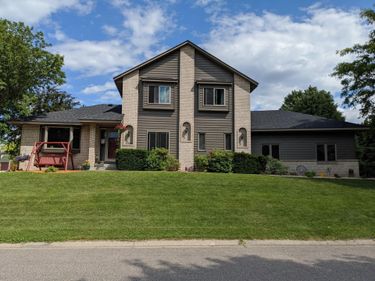 1244 Granada Circle N, Oakdale, MN 55128