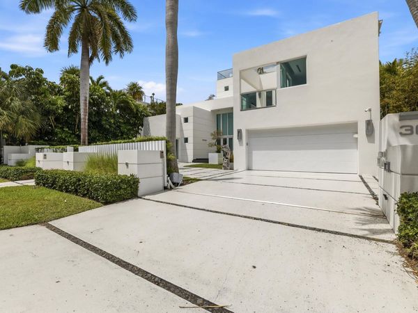 3017 N Atlantic Boulevard, Fort Lauderdale, FL 33308