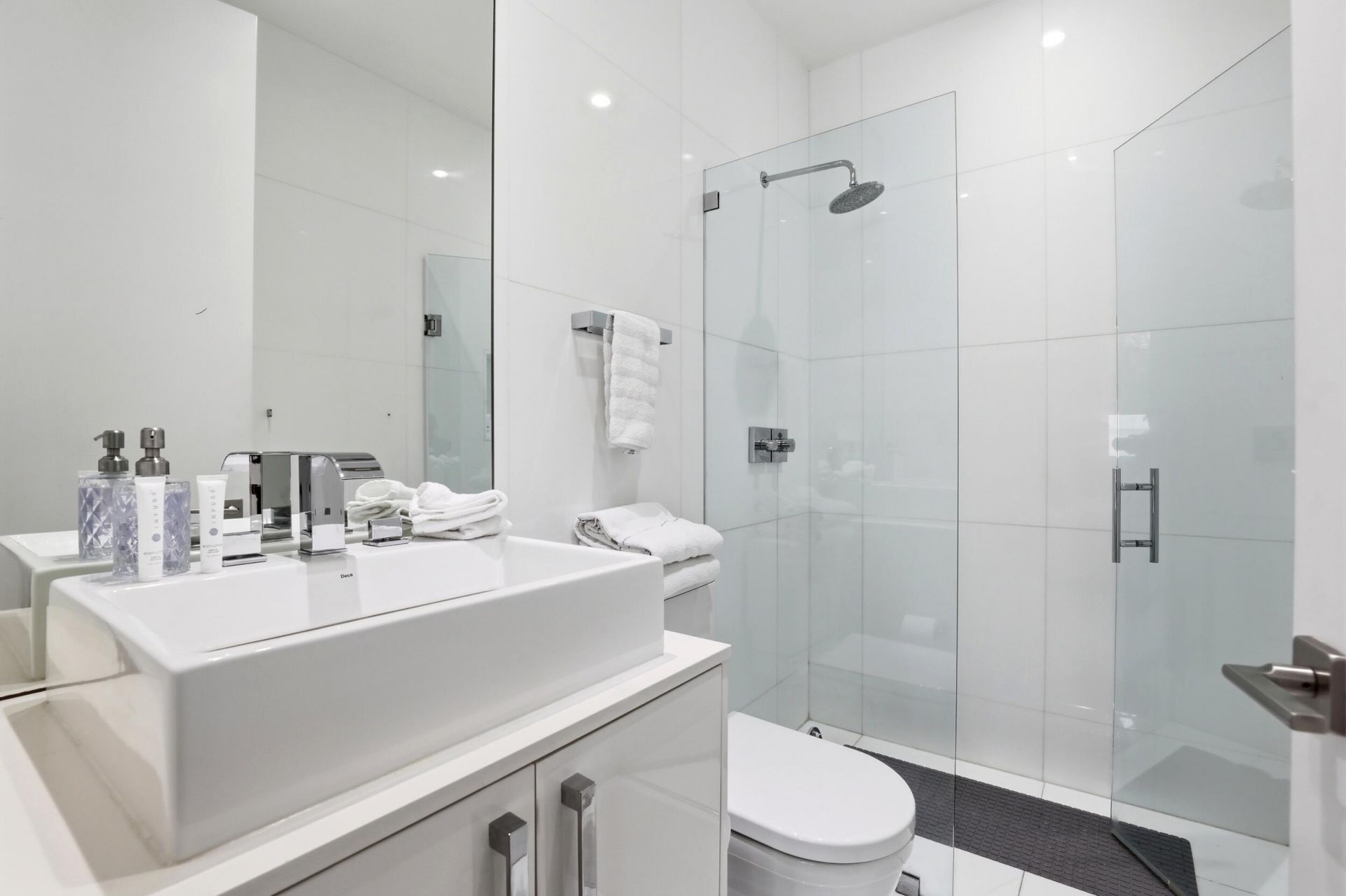 3017 N Atlantic Boulevard, Fort Lauderdale, FL 33308 Photo