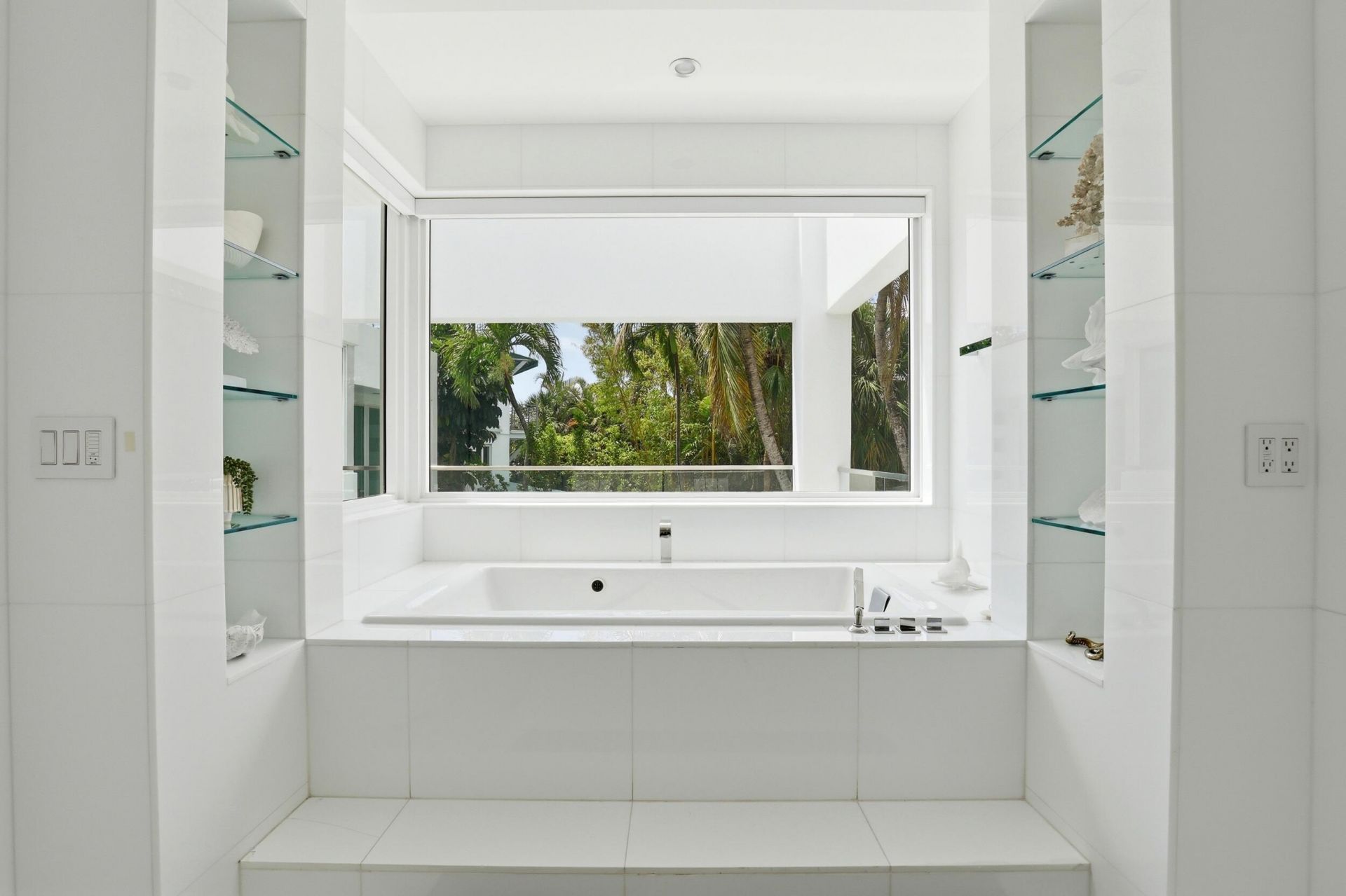 3017 N Atlantic Boulevard, Fort Lauderdale, FL 33308 Photo