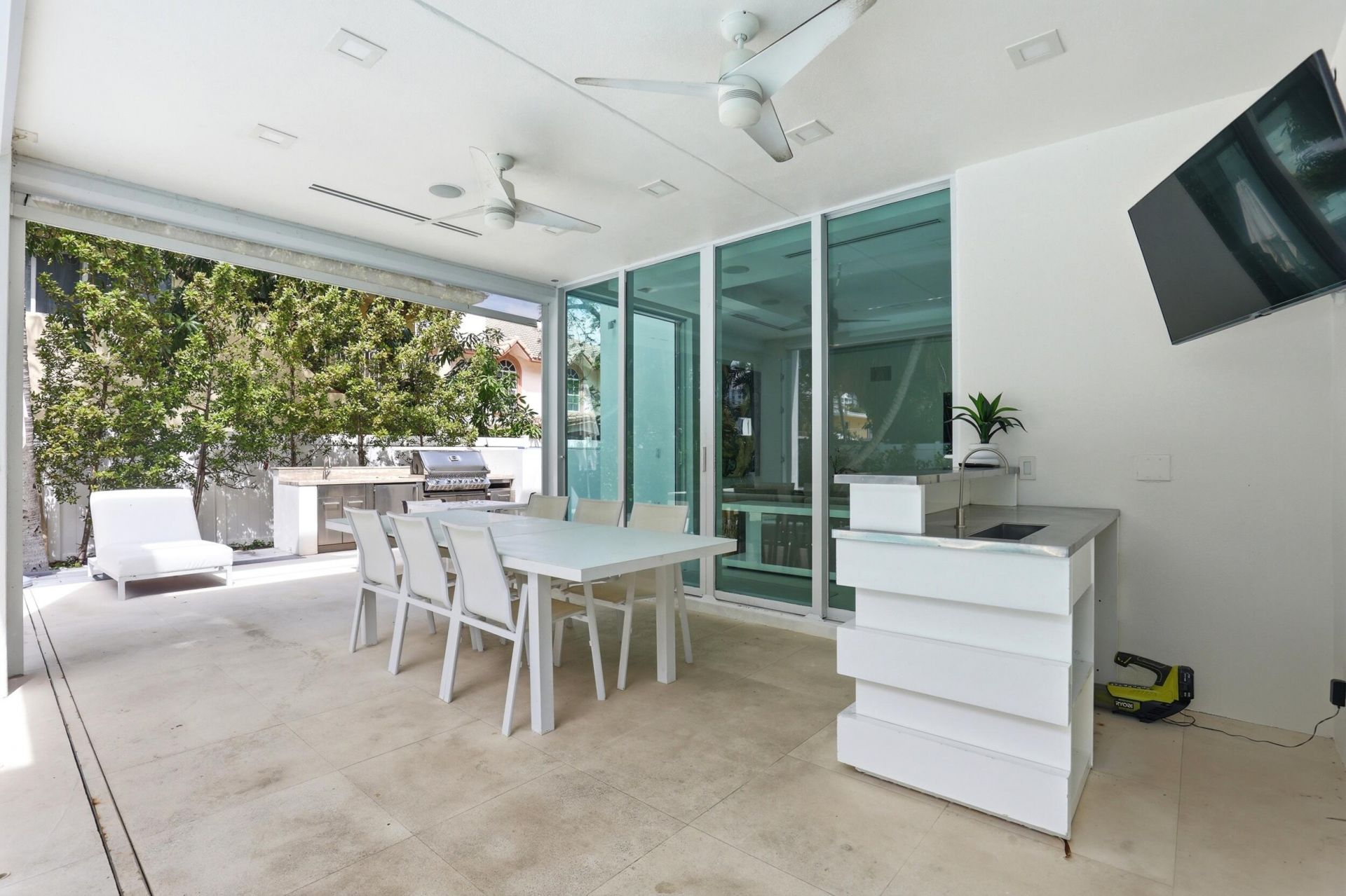 3017 N Atlantic Boulevard, Fort Lauderdale, FL 33308 Photo