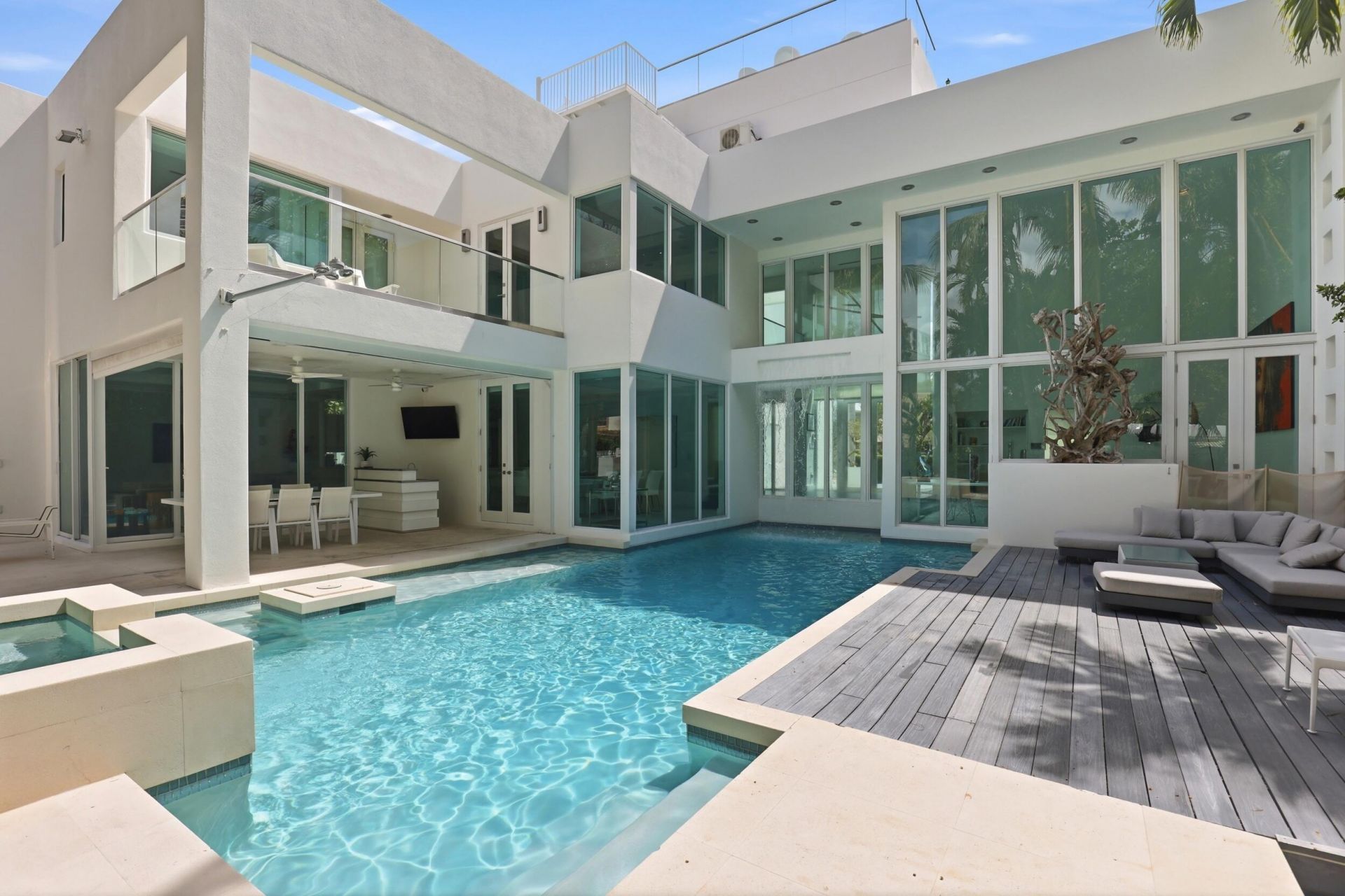 3017 N Atlantic Boulevard, Fort Lauderdale, FL 33308 Photo