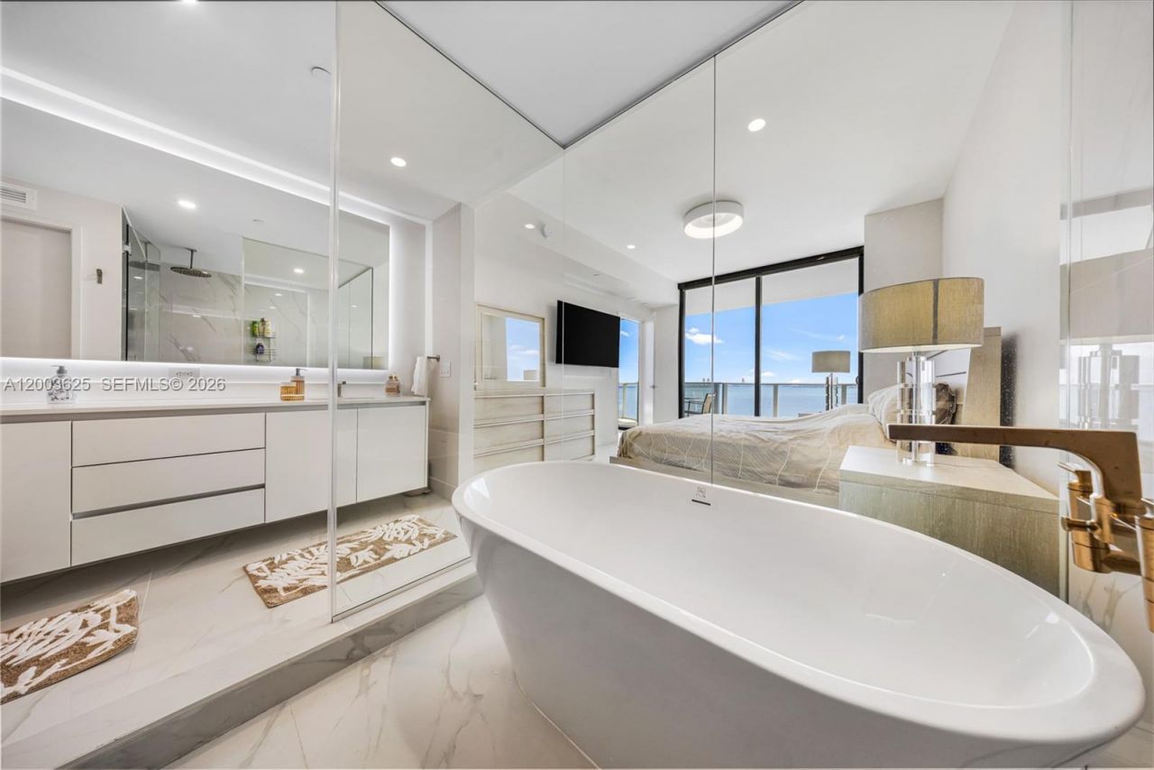 711 NE 23 , Unit 704, Miami, FL 33137 Photo