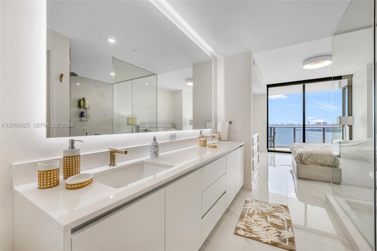 711 NE 23 , Unit 704, Miami, FL 33137 Photo