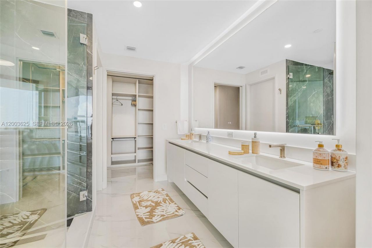 711 NE 23 , Unit 704, Miami, FL 33137 Photo