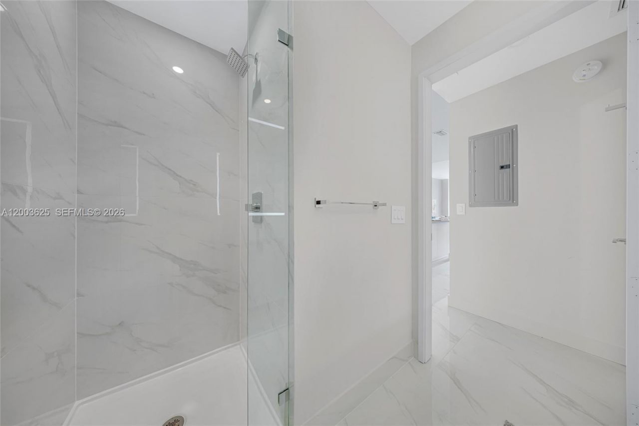 711 NE 23 , Unit 704, Miami, FL 33137 Photo