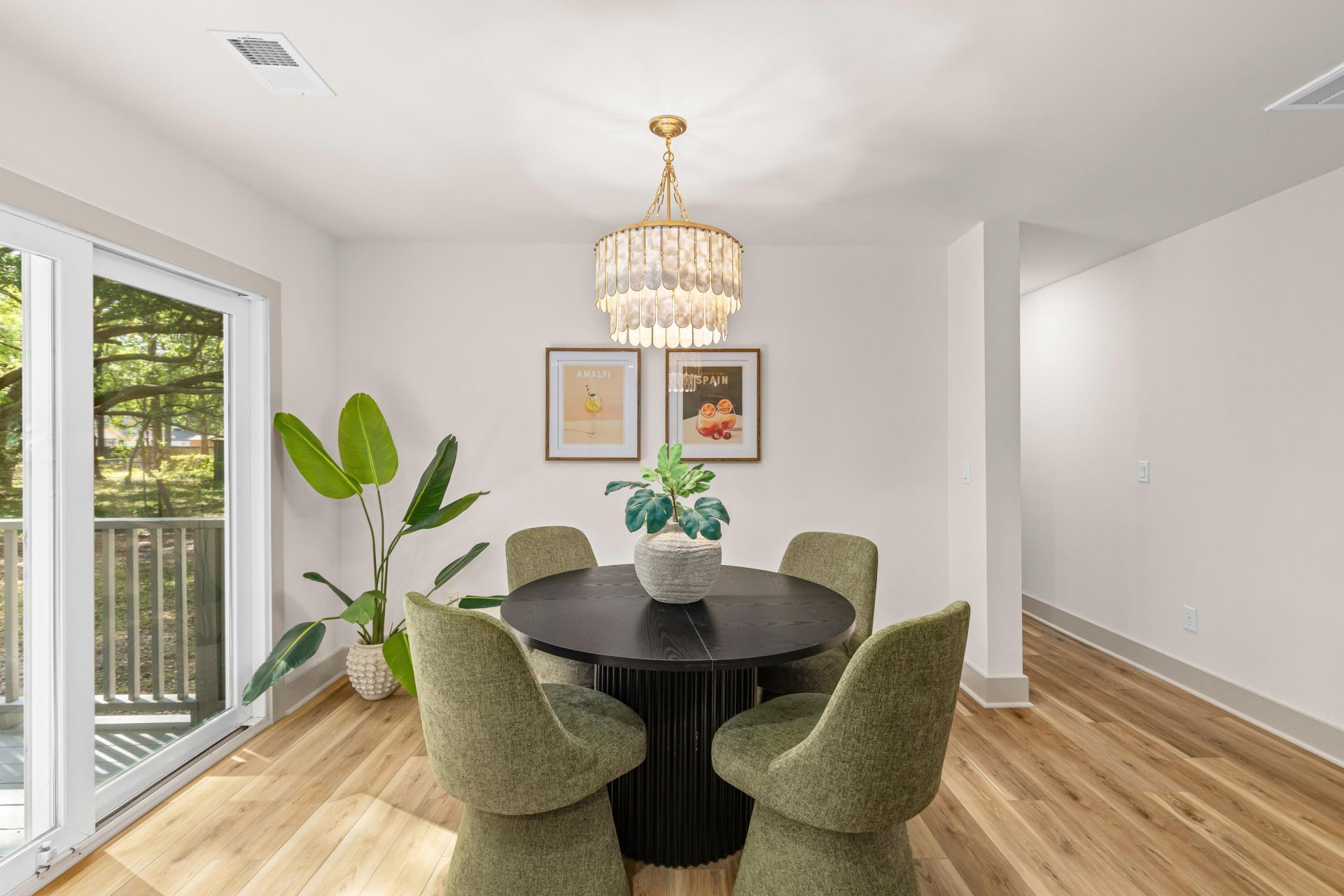 1538 Southwick Drive Photo 6