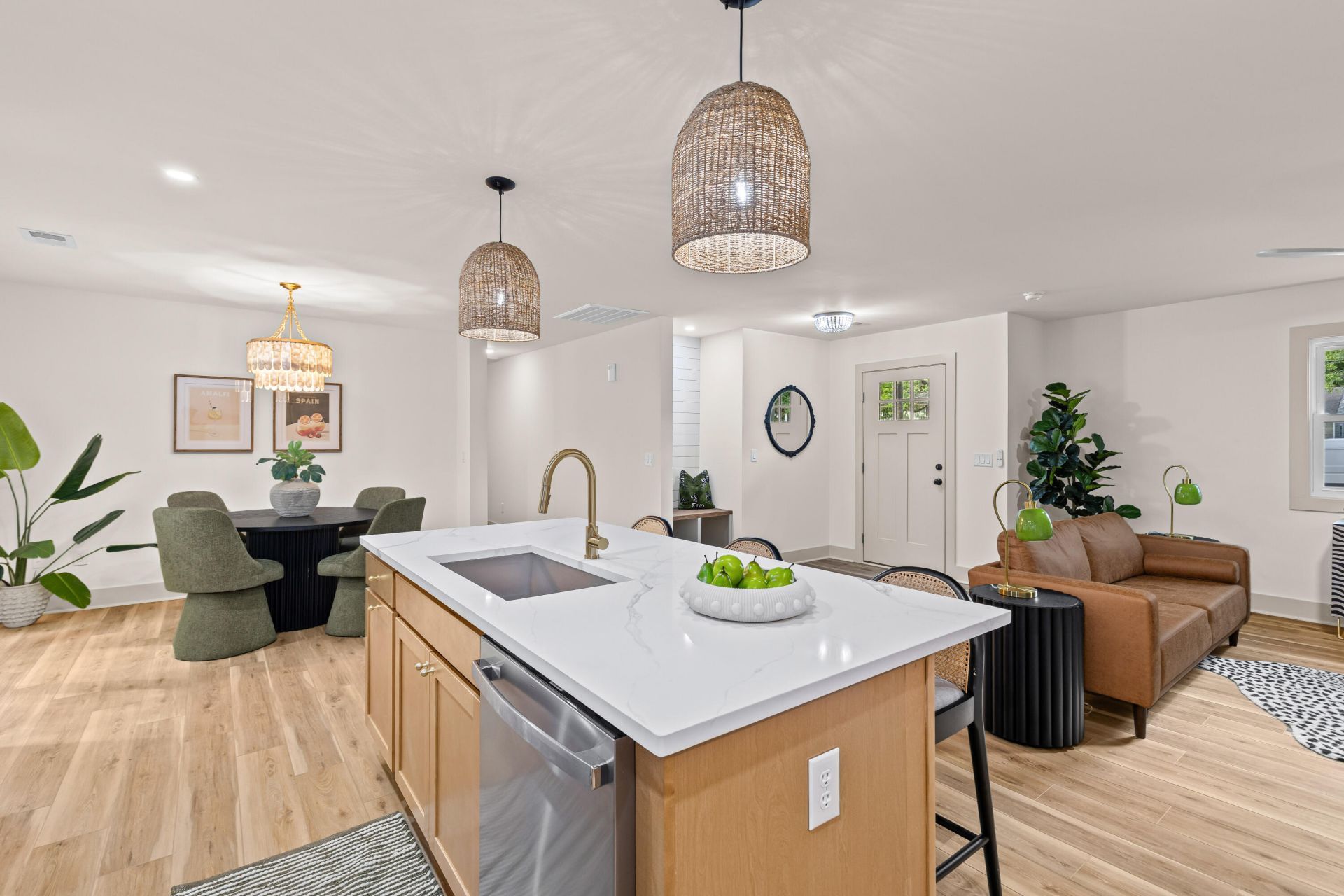 1538 Southwick Drive Photo 9