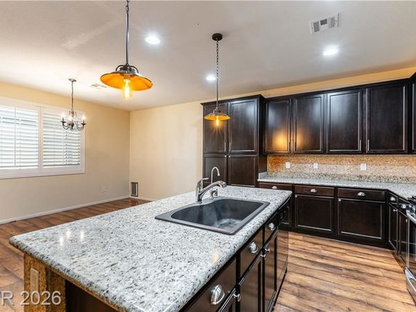 7741 Donner Peak Street , Las Vegas, NV 89166